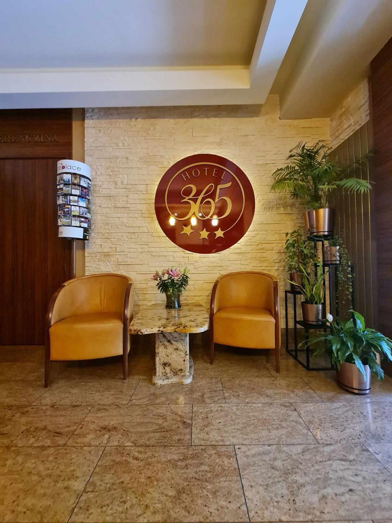 Hotel 365 Kielce Eksteriør bilde