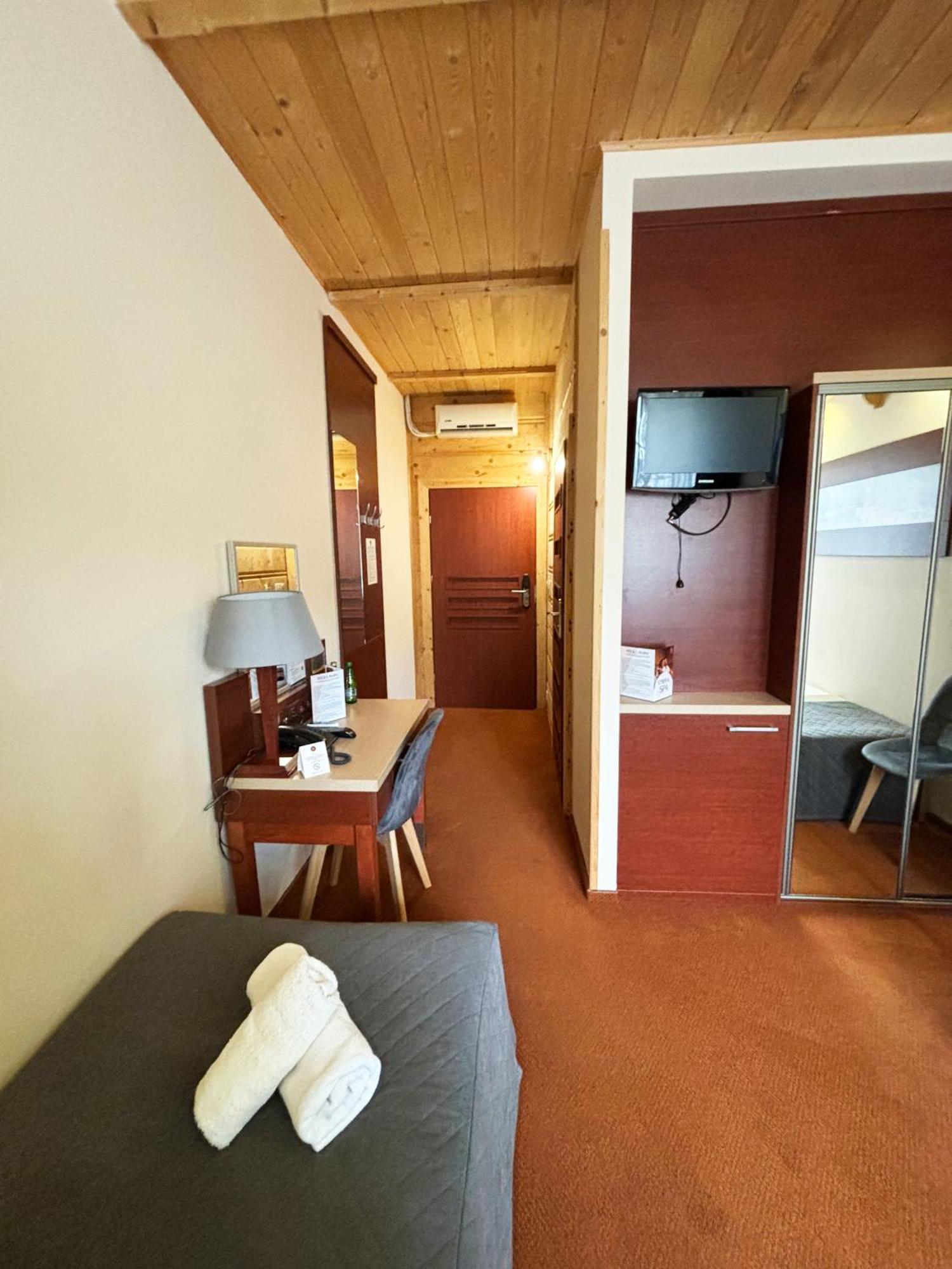 Hotel 365 Kielce Eksteriør bilde
