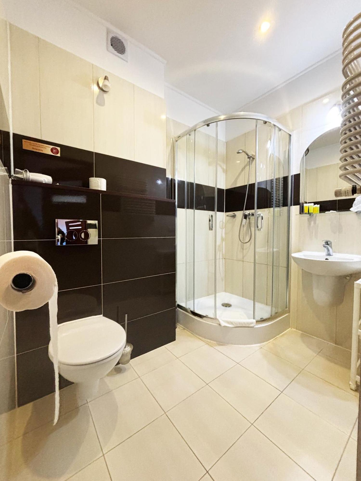 Hotel 365 Kielce Eksteriør bilde